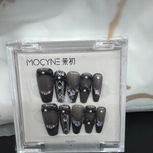 MOCYNE Black and Gray Nail Set